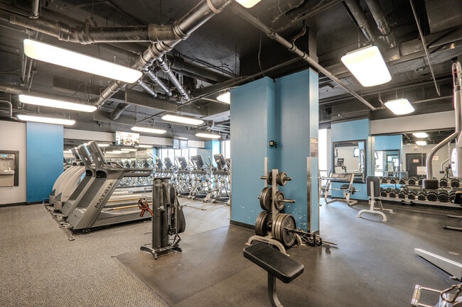 Building Photo - 10 E Ontario St