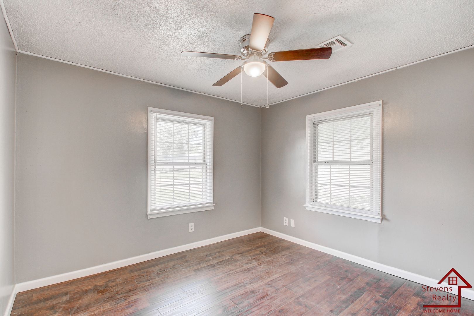 Building Photo - 1806 NW Lincoln Ave