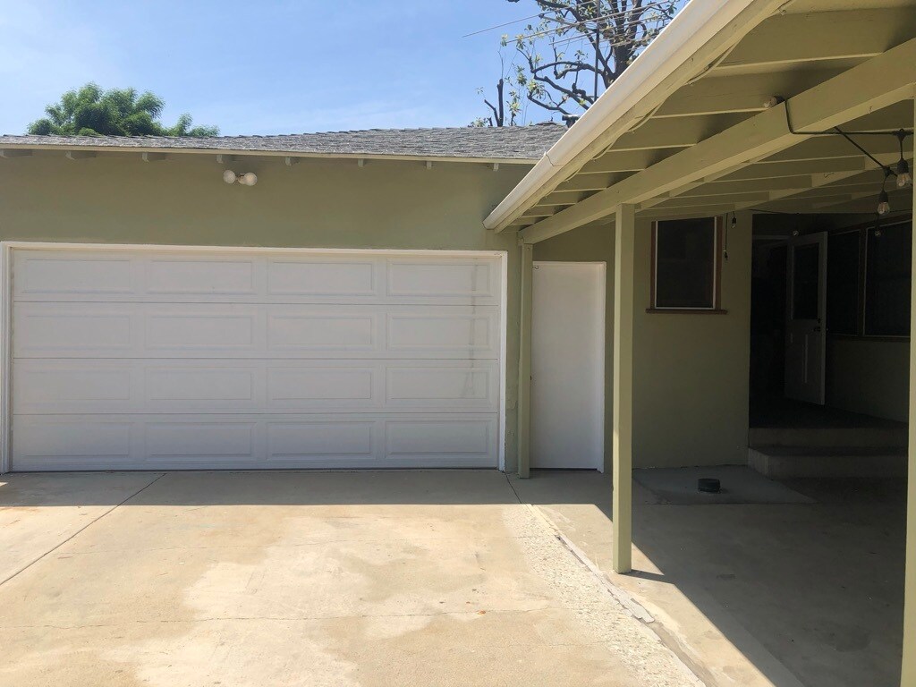 Garage and porch in back yard - 1564 Alameda St