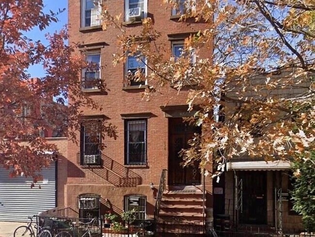 Building Photo - 138 Adelphi St