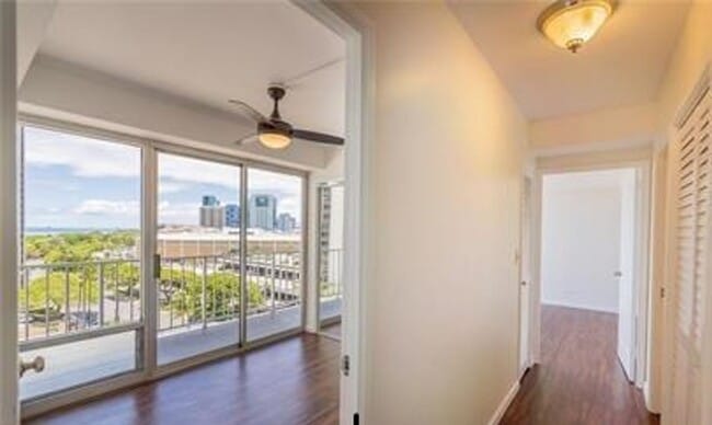 Building Photo - Pet Friendly, Secured, Lanai, AC, Private W&D
