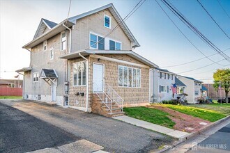 Building Photo - 36 2nd Ave