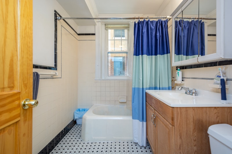 Building Photo - 7 Newport Rd