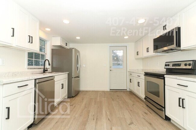 Building Photo - 135 W Chesley Ave