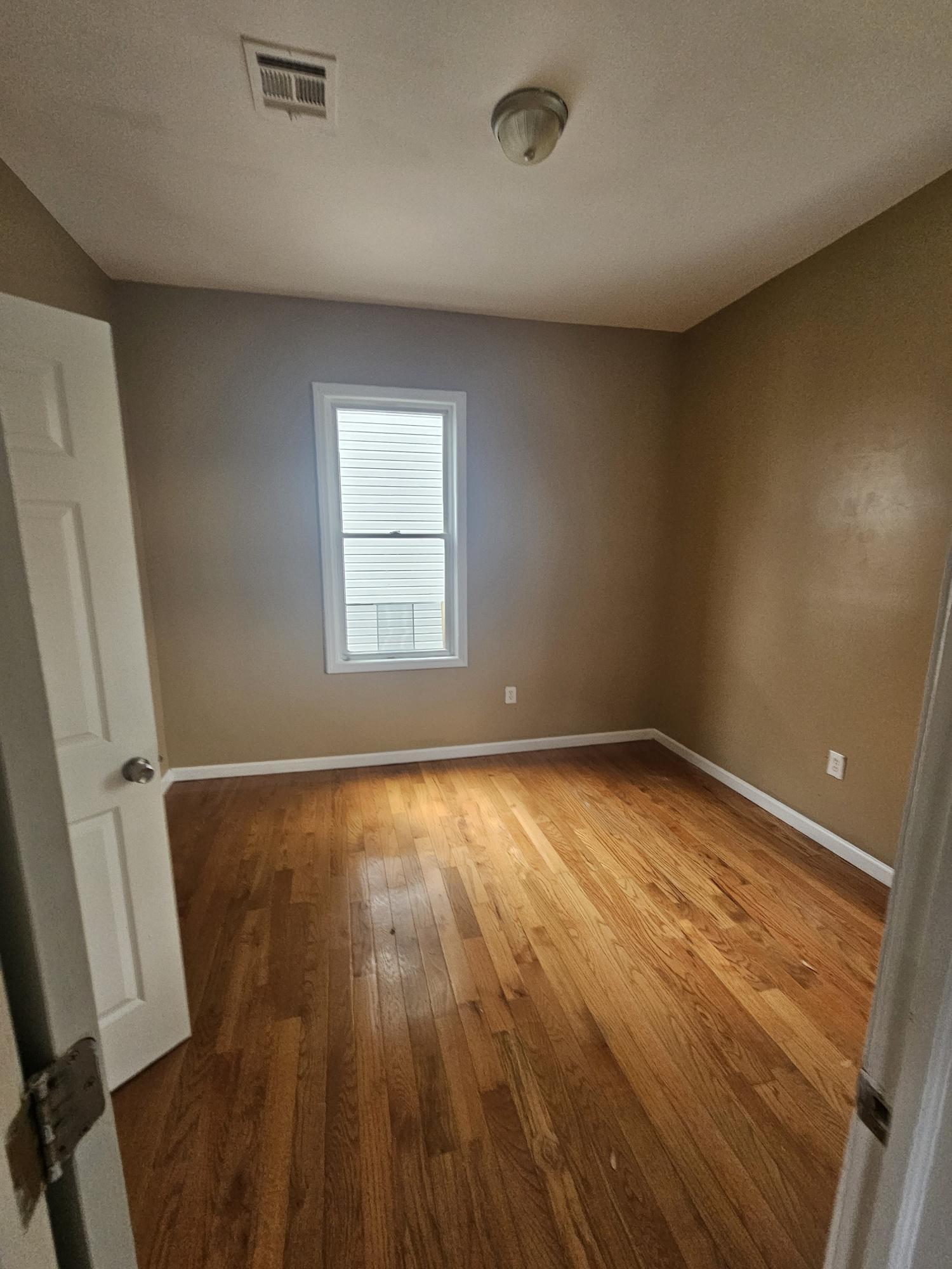 Bedroom 2 - 31 Stuyvesant Ave