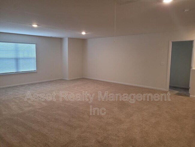 Building Photo - 4714 Willow Bluff Cir