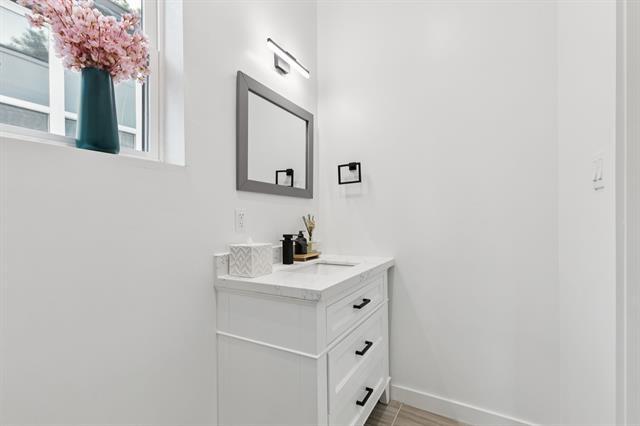 Building Photo - 909 Bayonne St