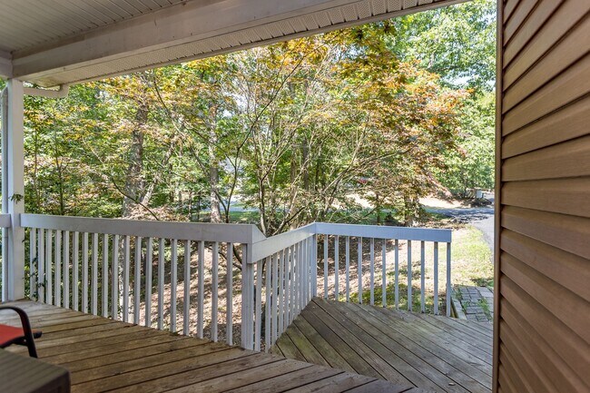 Building Photo - 3 Bedroom Home in Massanutten!!!