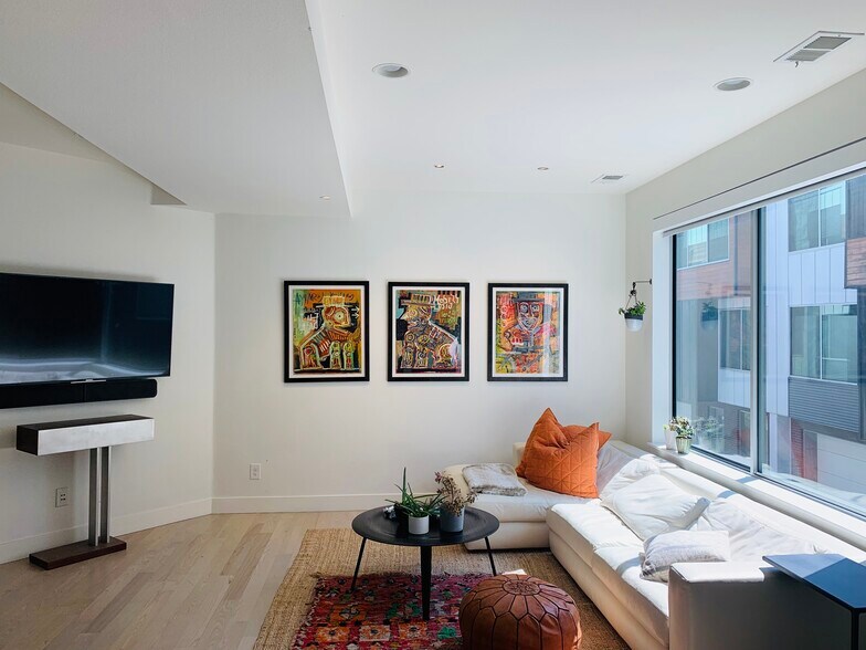 Living room - 3336 Tejon St