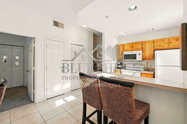 Building Photo - 4005 Venetian Bay Dr