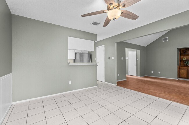 Building Photo - 6 S Pineplank Ct