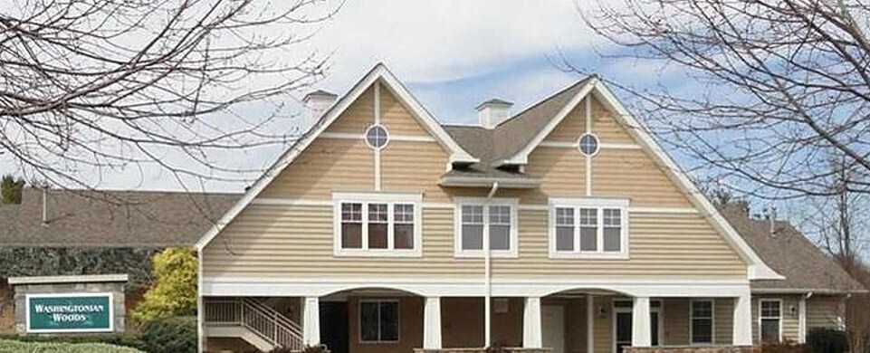 Building Photo - 901 Hillside Lake Ter