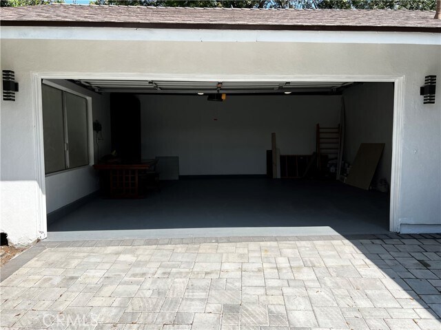 Building Photo - 10468 Des Moines Ave