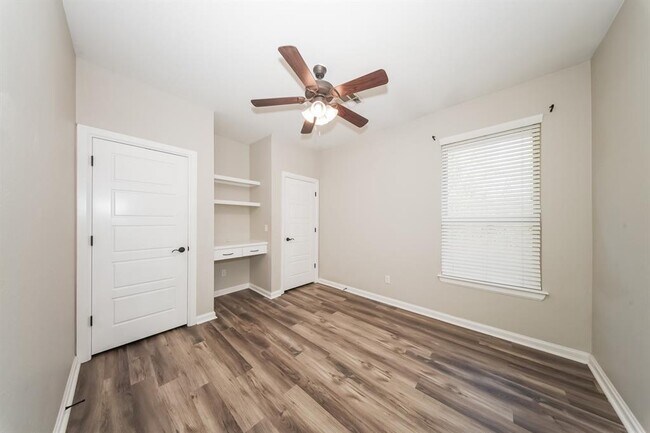 Building Photo - 207 Casey Ln