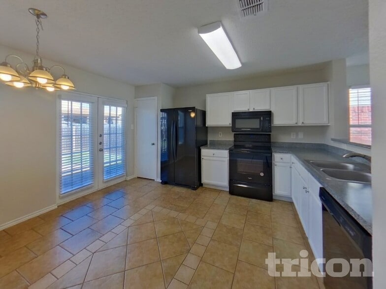 Building Photo - 4604 Palm Ridge Dr