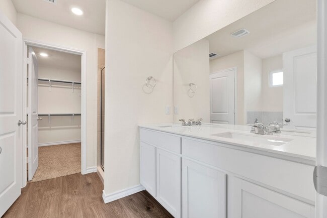 Building Photo - Spacious 5-Bedroom Beauty in Redbird Ranch –  with Community Perks!