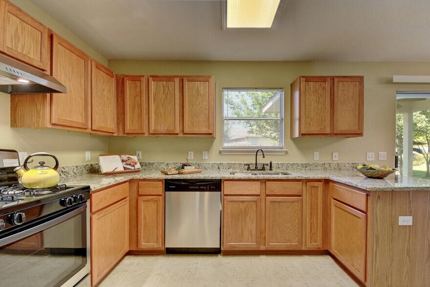 Building Photo - 104 Keaton Cove