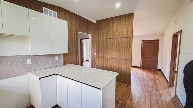 Building Photo - 5620 Virtudes St