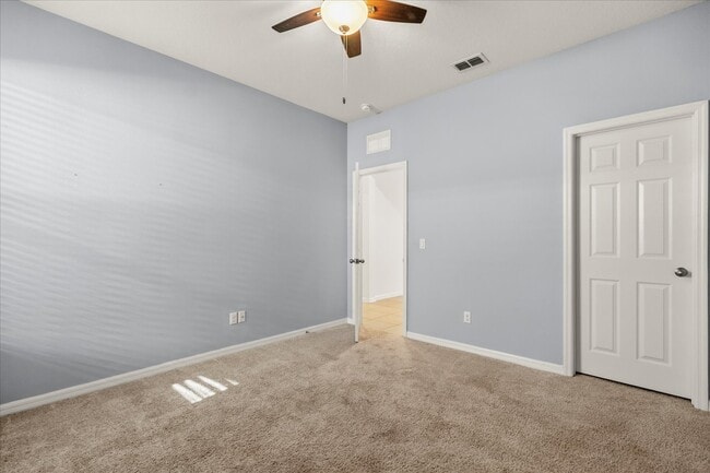 Building Photo - 3925 Green Sabal Dr