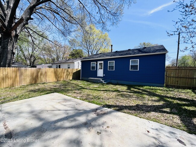 Building Photo - 300 N 36th St