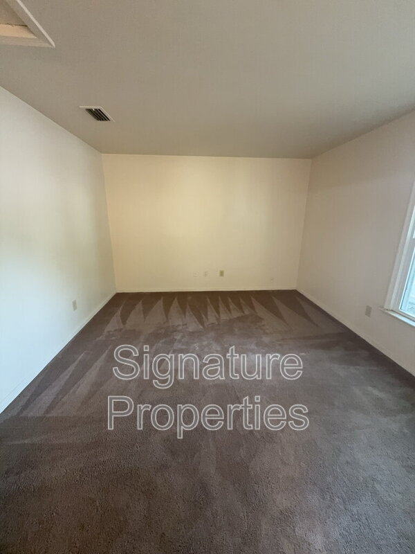 Building Photo - 921 Wickford Dr