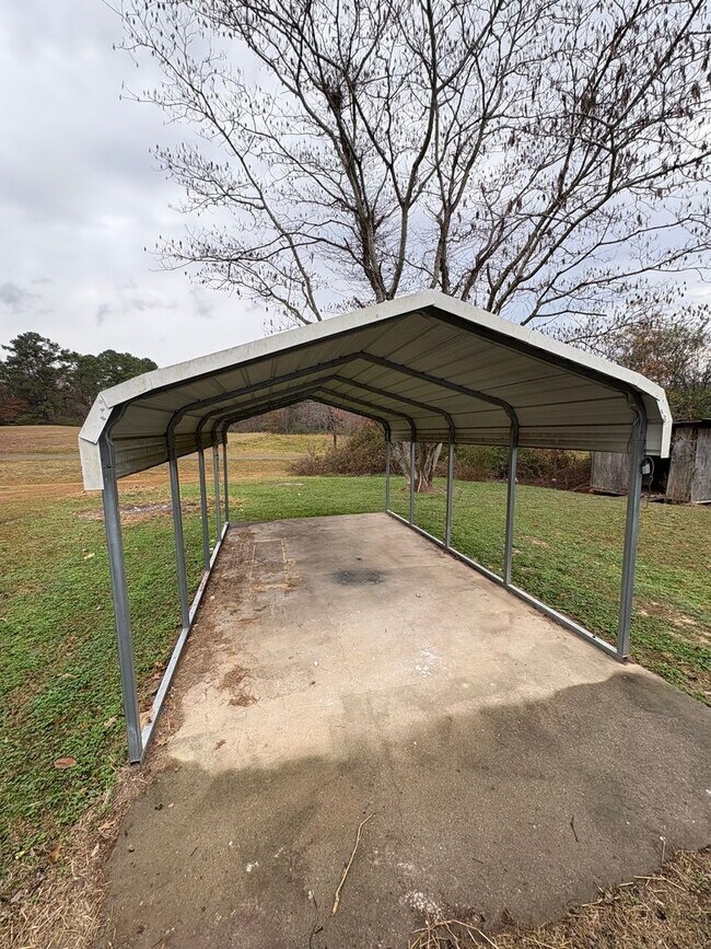 Building Photo - For Rent