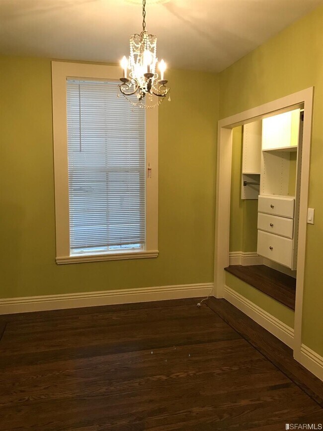 Building Photo - 188 Winfield St