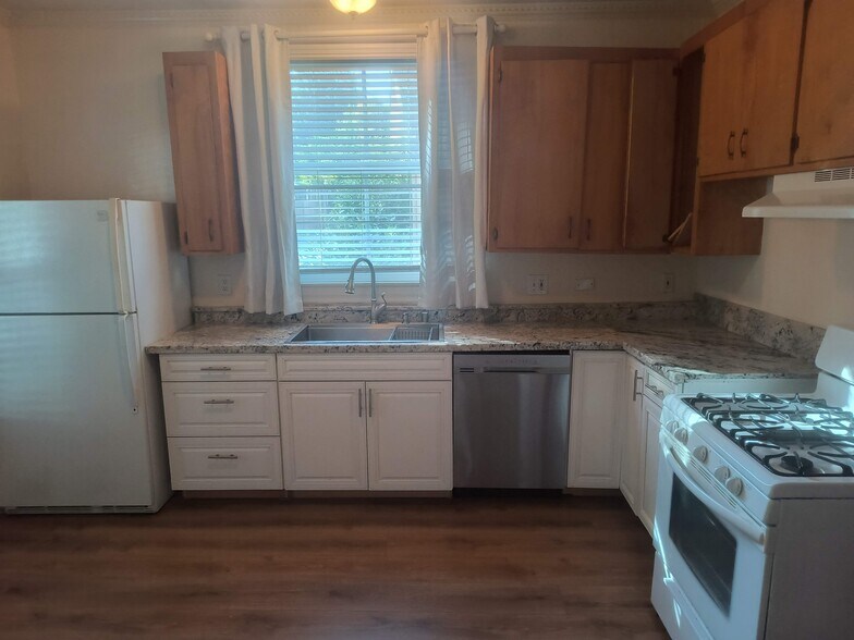 KITCHEN - 631 Canal St