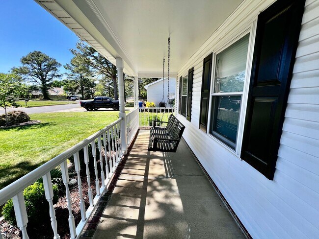 Building Photo - Charming Home in Ocean Lakes Community