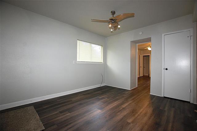 Building Photo - 407 S Bois D'Arc St