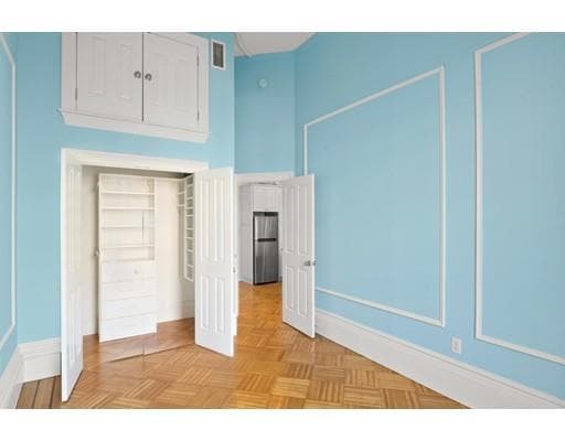 Building Photo - 127 Beacon St