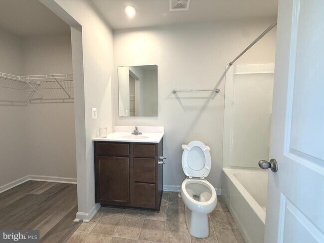 Building Photo - 63 Ogunquit Dr