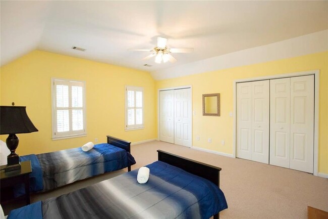 Building Photo - 2531 Old Salem Cir SE