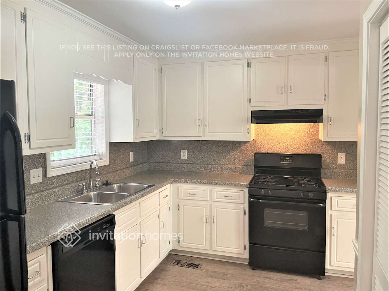 Building Photo - 2651 Foxglove Dr SW