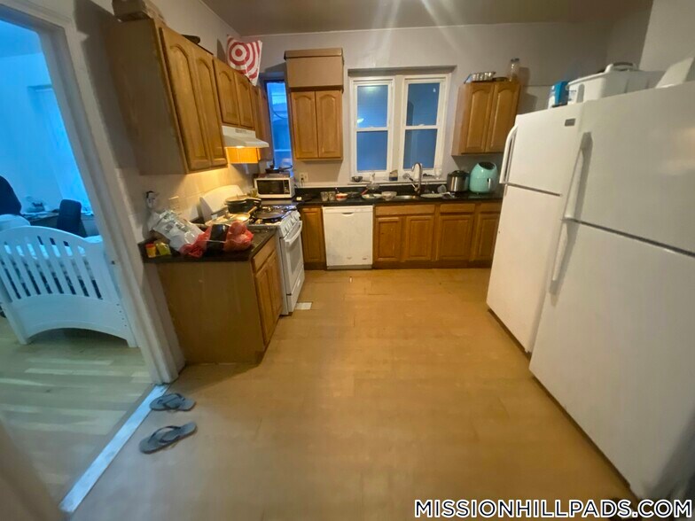 Building Photo - 1460 Tremont St