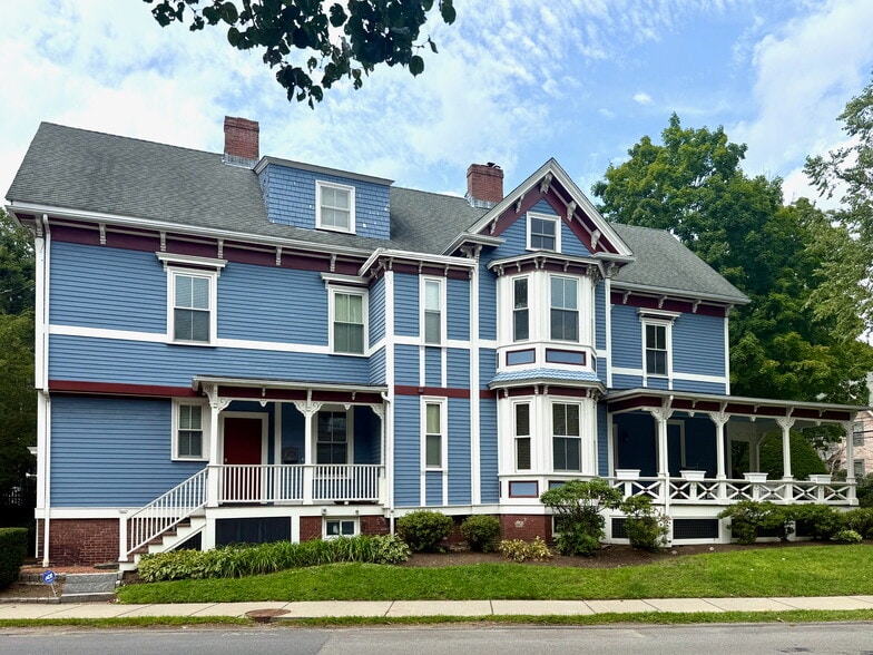 Building Photo - 90 Highland Ave