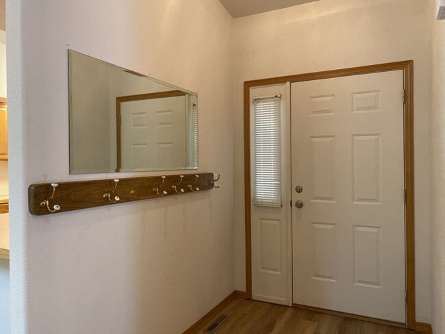 Building Photo - 2325 Northbrook Dr