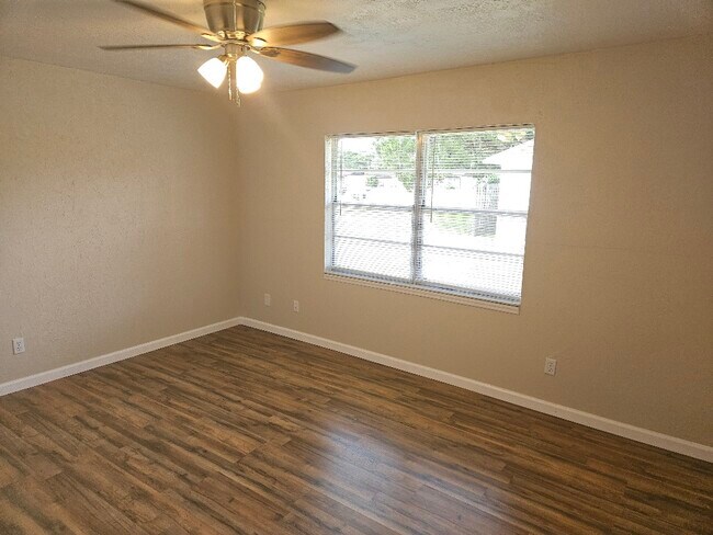 Building Photo - 1895 Big Oak Dr