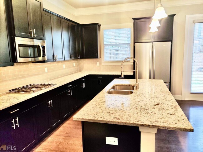 Building Photo - 516 Suwanee Park Terrace