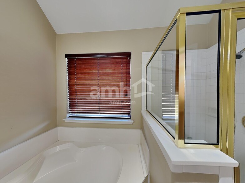 Building Photo - 9132 Tyne Trail