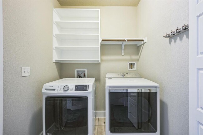 Building Photo - 7408 Brynner St