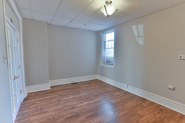 Building Photo - 1816 Green St