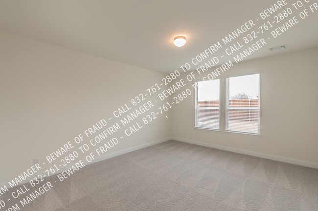 Building Photo - 346 Boroughbridge Dr