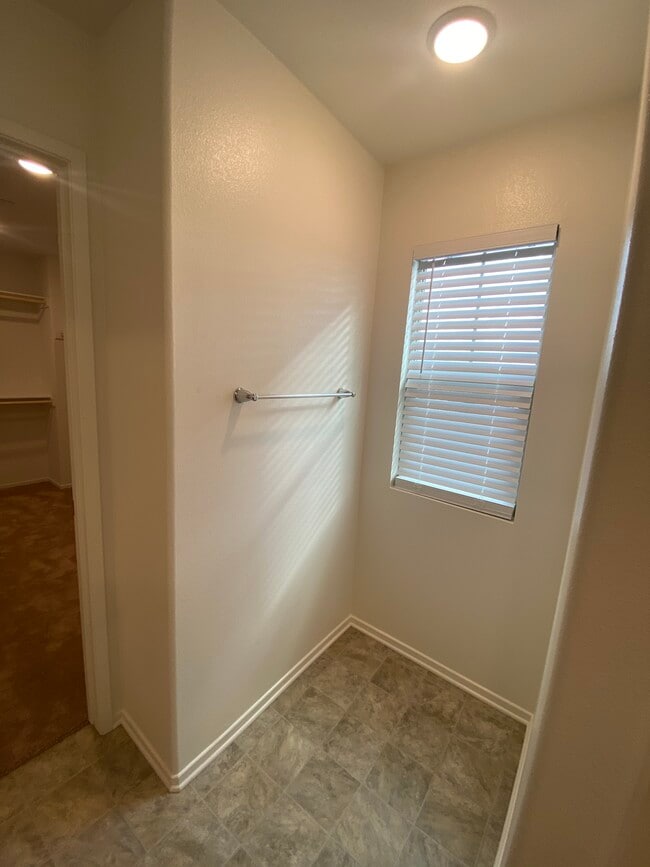 Building Photo - 6032 Mariposa Dr