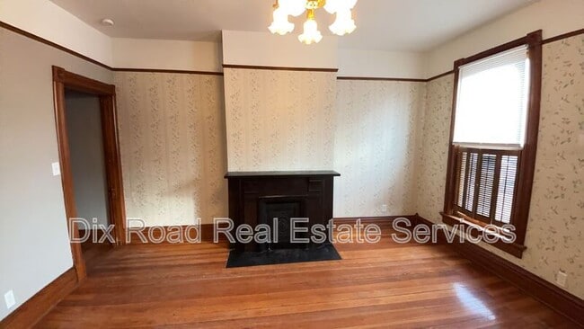 Building Photo - 808 Campbell Ave