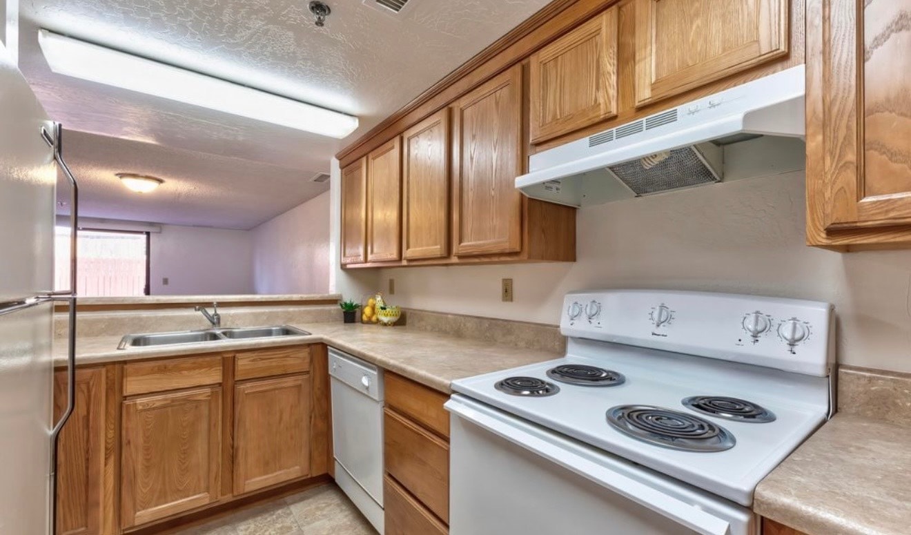 Building Photo - 1246 N Barzona Ave