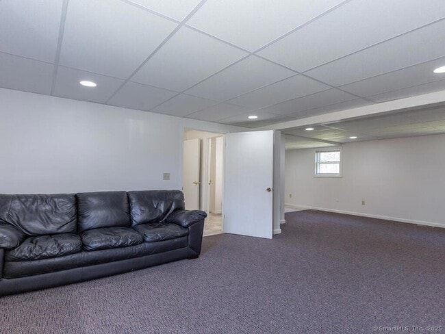 Building Photo - 26 Woodside Dr