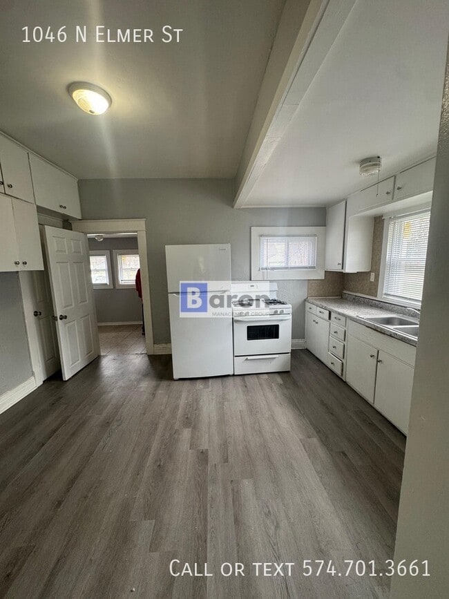 Building Photo - 1046 N Elmer St