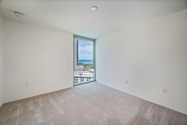 Building Photo - Kapiolani Residence - Great Location, Grea...