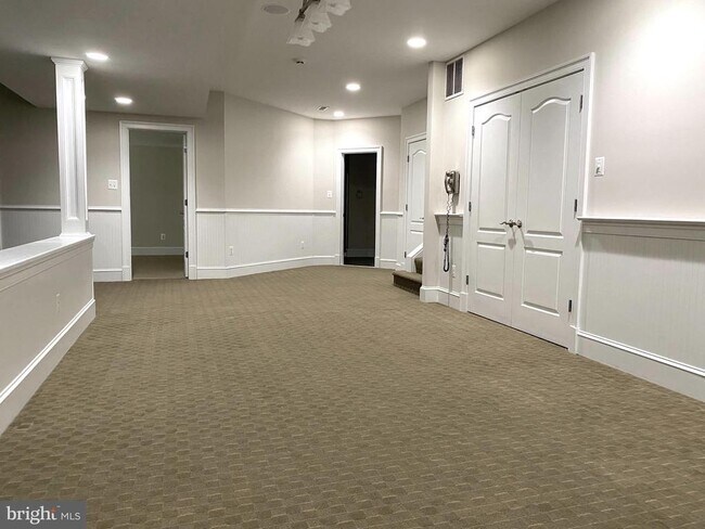 Building Photo - 600 Kentland Dr